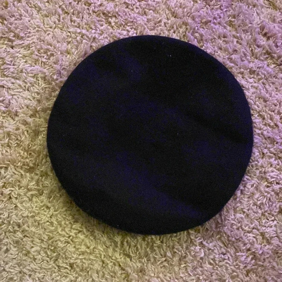 NWT Urban Outfitters beret - Picture 1 of 3